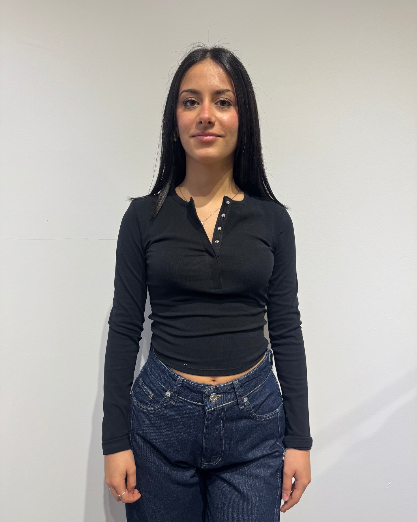 T-shirt Crop Serafino nera