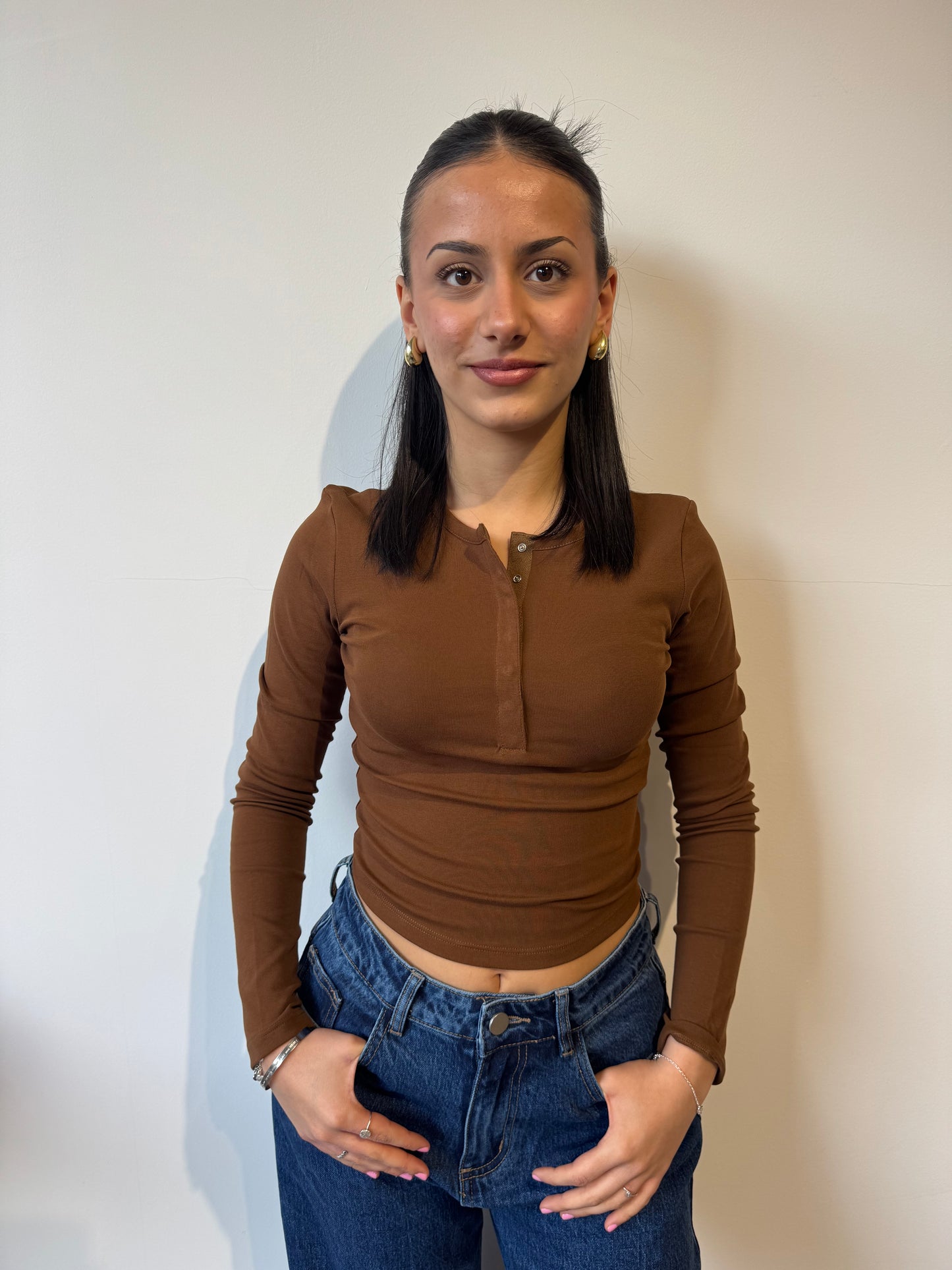 T-shirt Crop Serafino marrone